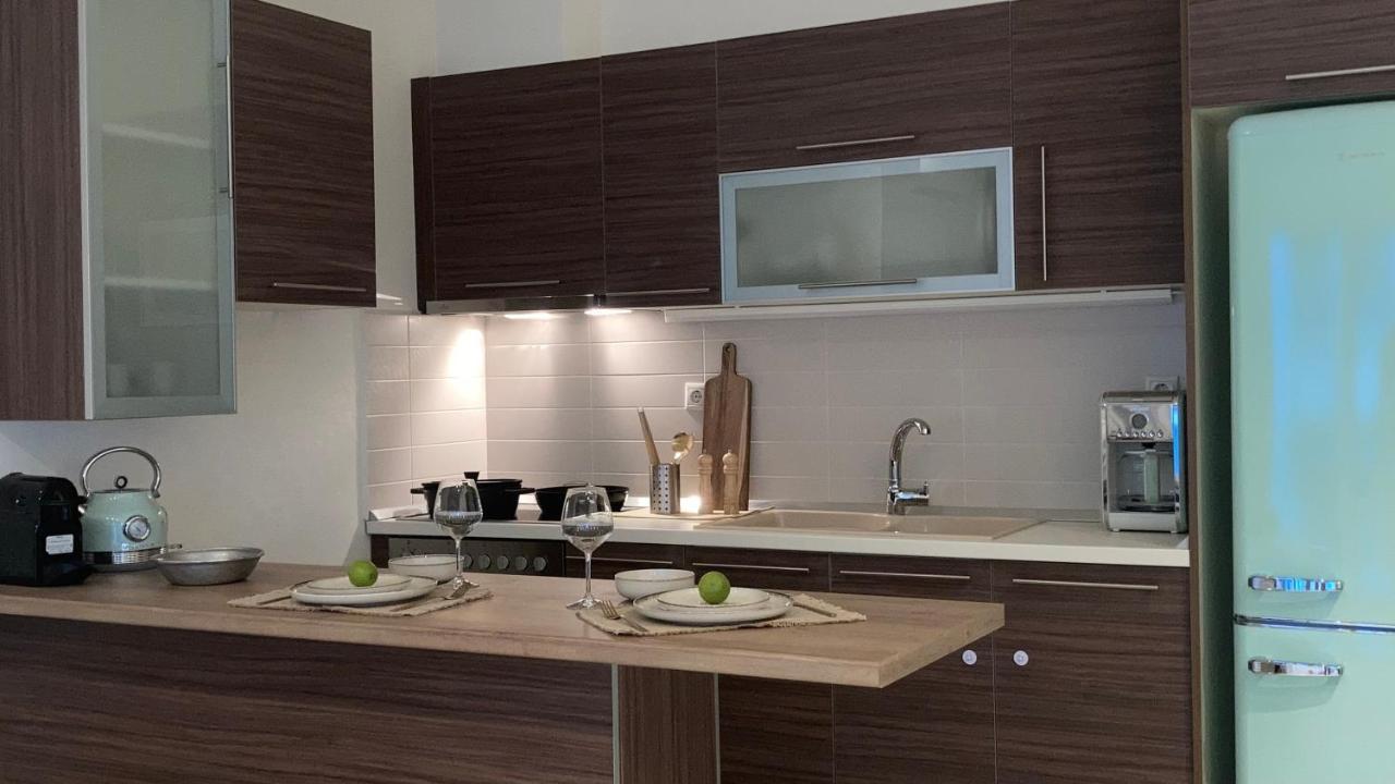Bright Luxury Apt. Volos Exteriör bild