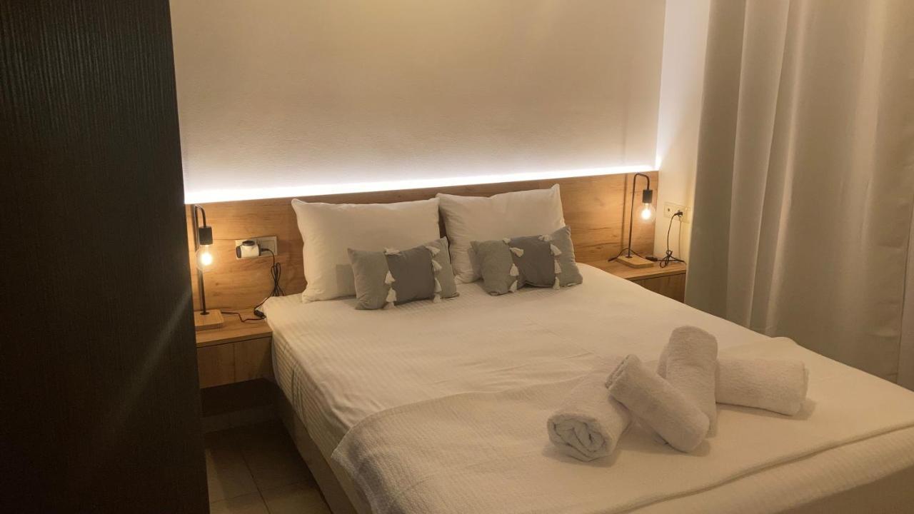 Bright Luxury Apt. Volos Exteriör bild